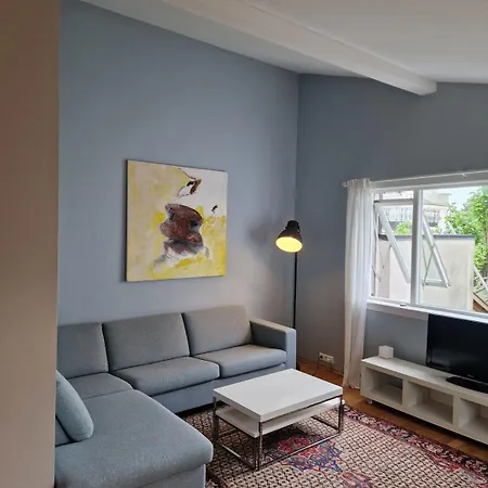 Quiet, Airy 3-room In The Center